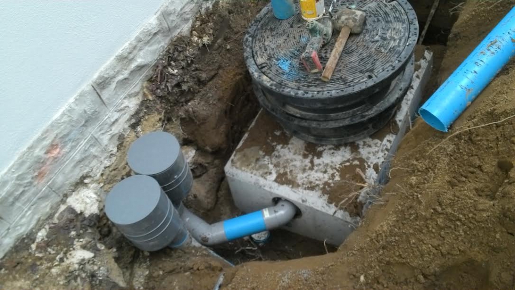 Relevage pompe assainissement eaux chargées usées maison individuelle